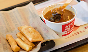 肯德基上新“河南早餐三件套”，胡辣湯油饃頭菜角均是“千味央廚造”