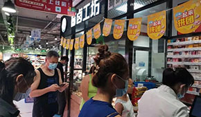 把廚房搬進超市，跟餐飲店搶生意，預制菜成零售企業(yè)“引流利器”